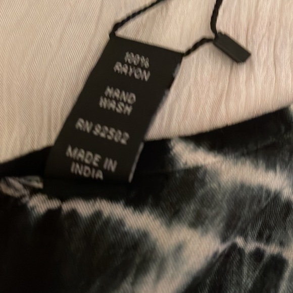 NWT.  Blouse by Sacred Threads. Onesize.   BL/RD 6.  222434 - Picture 5 of 5